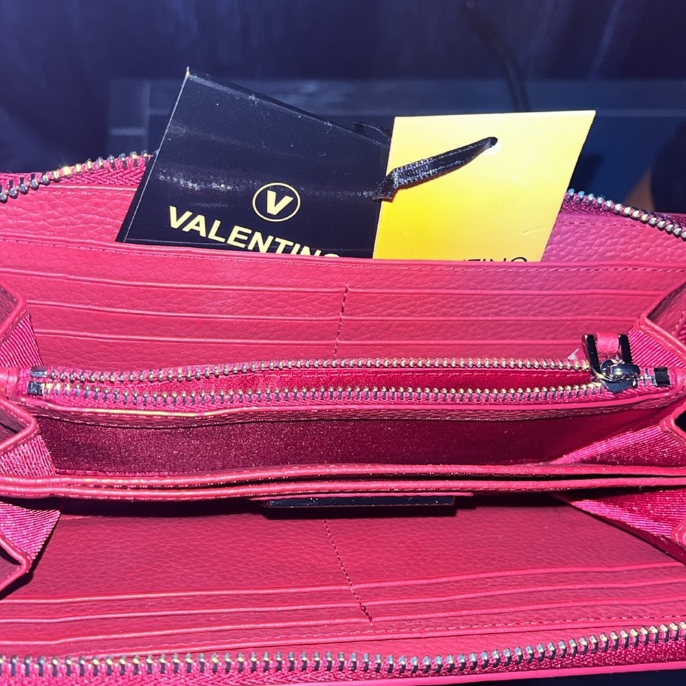 Valentino Wallet - Picture 9 of 9